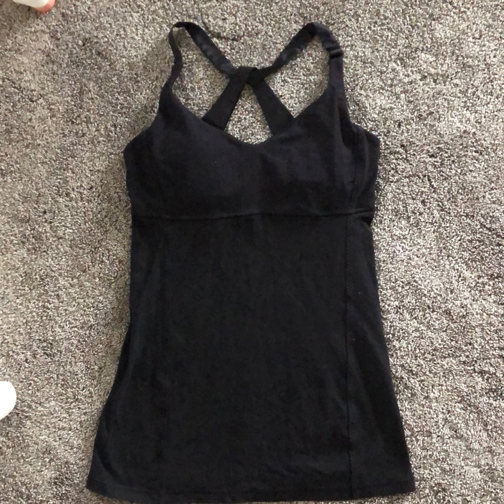 Lululemon black tank.